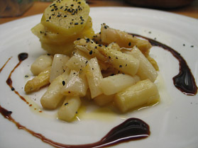 Spargel mit Vin Cotto und Mandarinöl